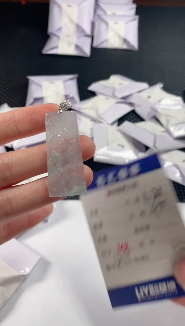 【闪购商品】翡翠颈饰18K金镶嵌11111111