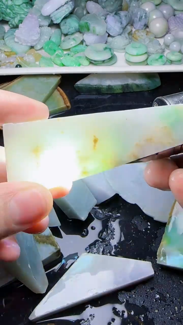 未镶嵌挂件翡翠顶*275