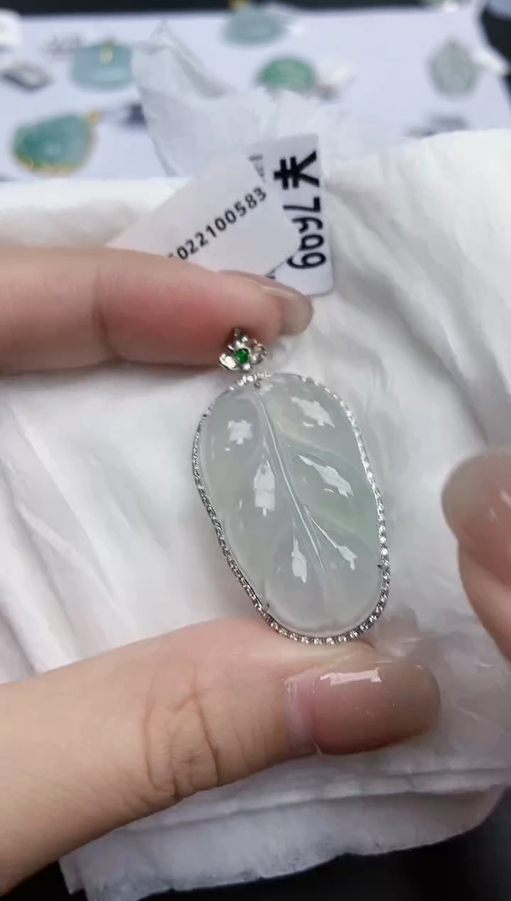 【闪购商品】翡翠颈饰18K金镶嵌天然缅甸翡翠A货