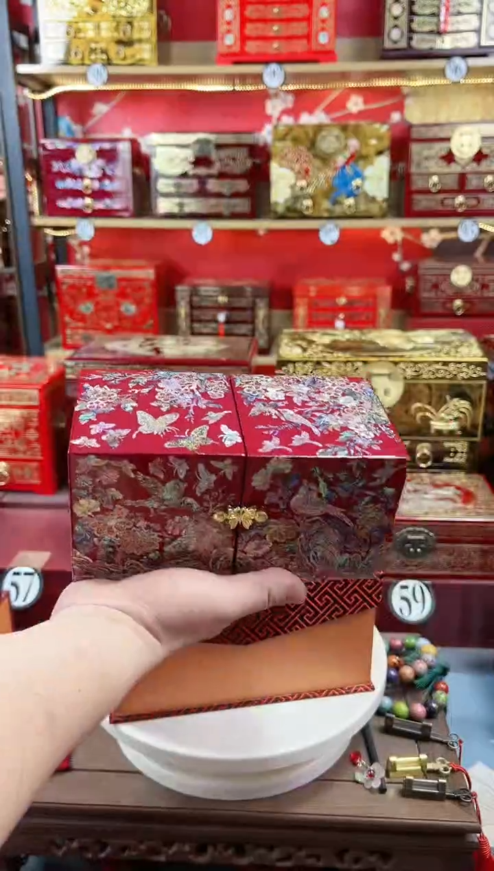 【闪购商品】19厘米对开门四抽满面螺钿酒红色蝶恋花