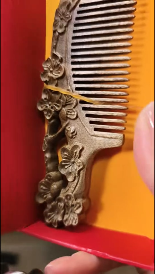 金丝楠     梅花梳