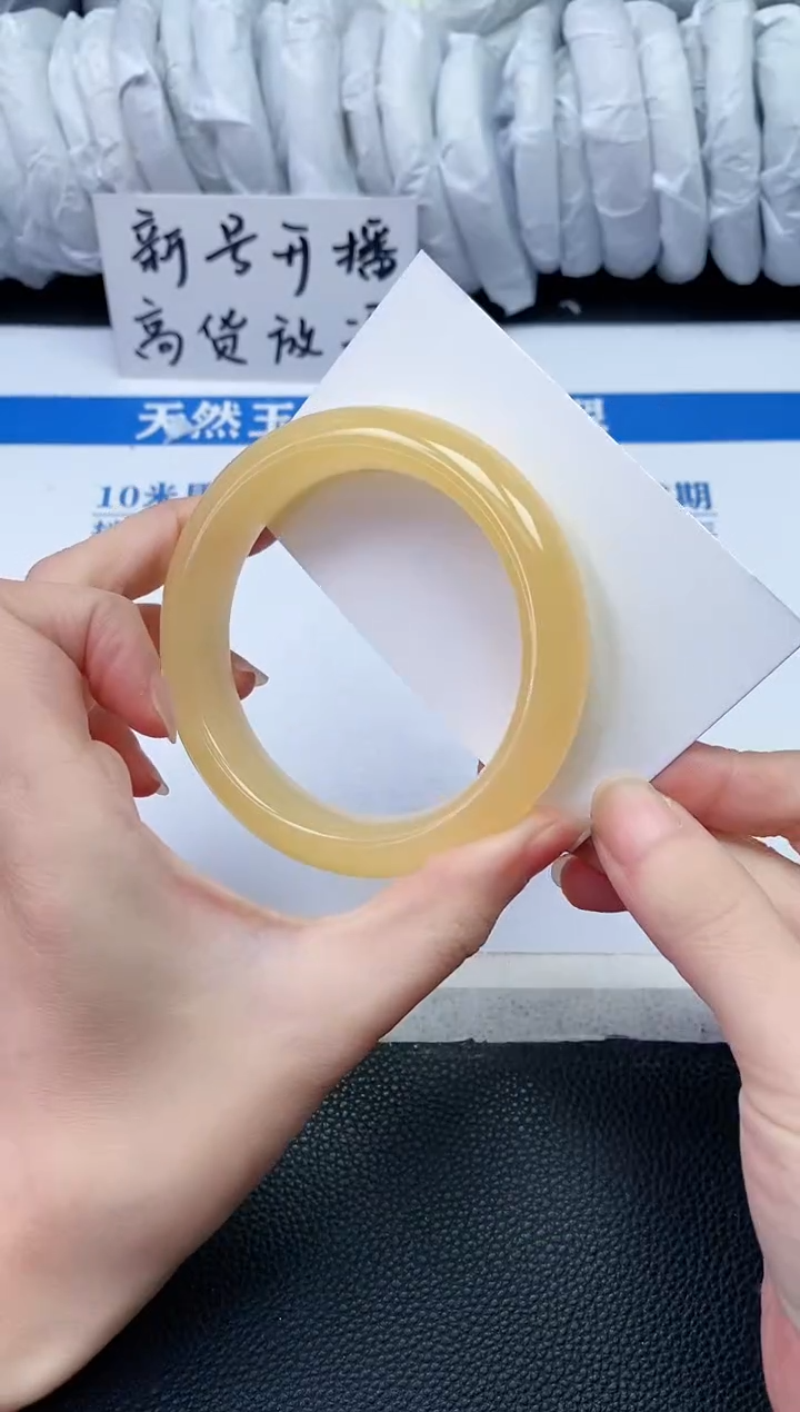 【闪购商品】石英质玉手镯未镶嵌Q789