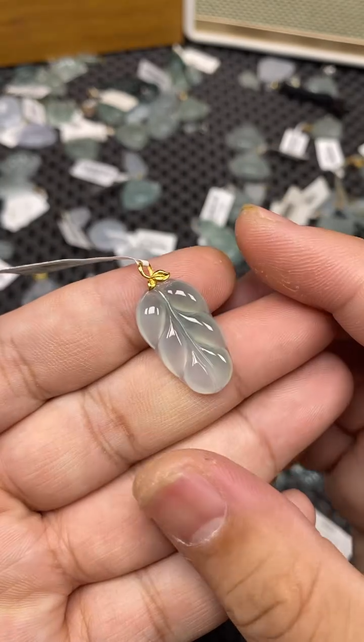 【闪购商品】翡翠吊坠(不含链)18K金镶嵌56976