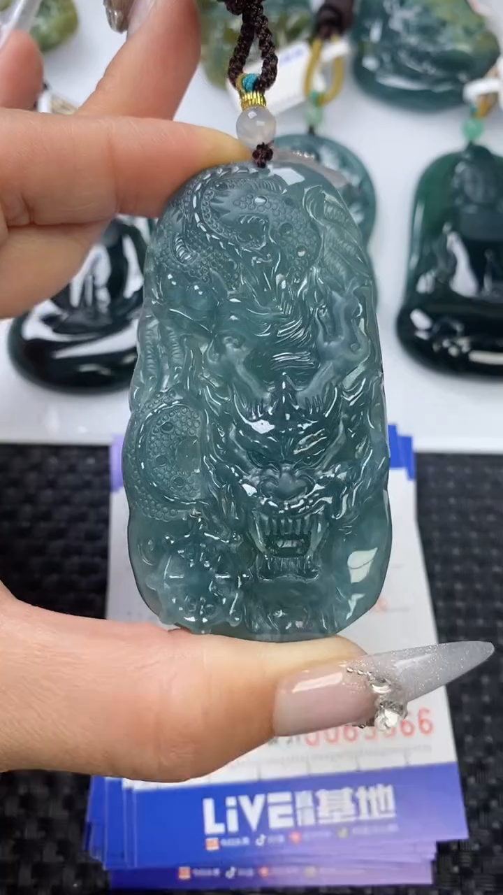 【闪购商品】翡翠颈饰未镶嵌111111111111111