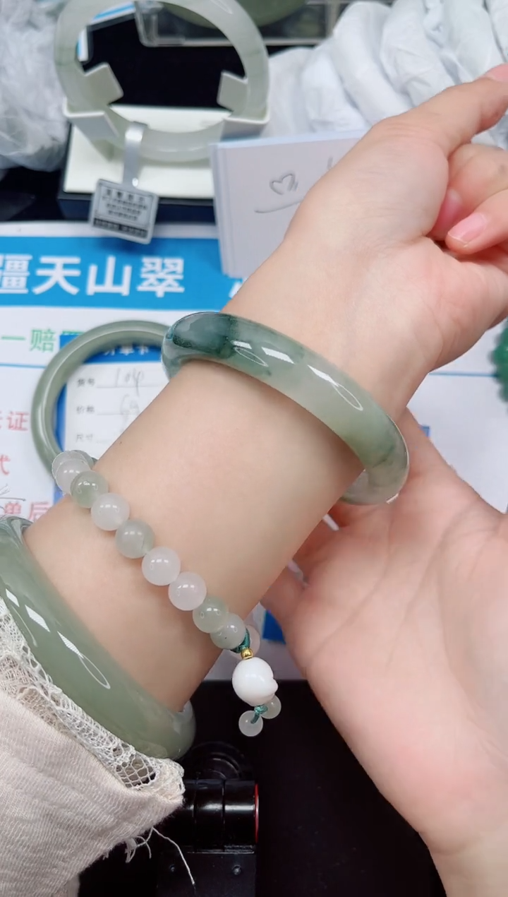 未镶嵌手镯石英质玉105-58/59