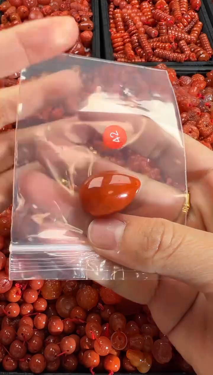 【闪购商品】南红玛瑙颈饰未镶嵌1