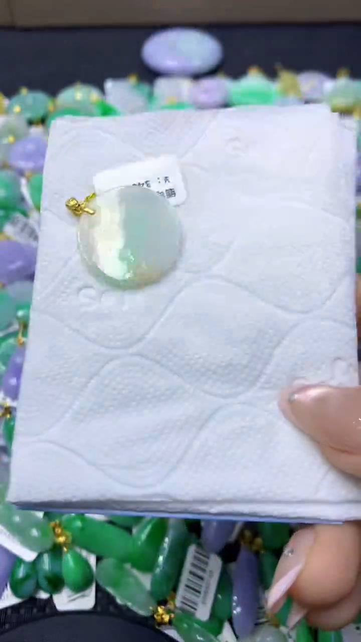 颈饰未镶嵌翡翠天然缅甸翡翠A货