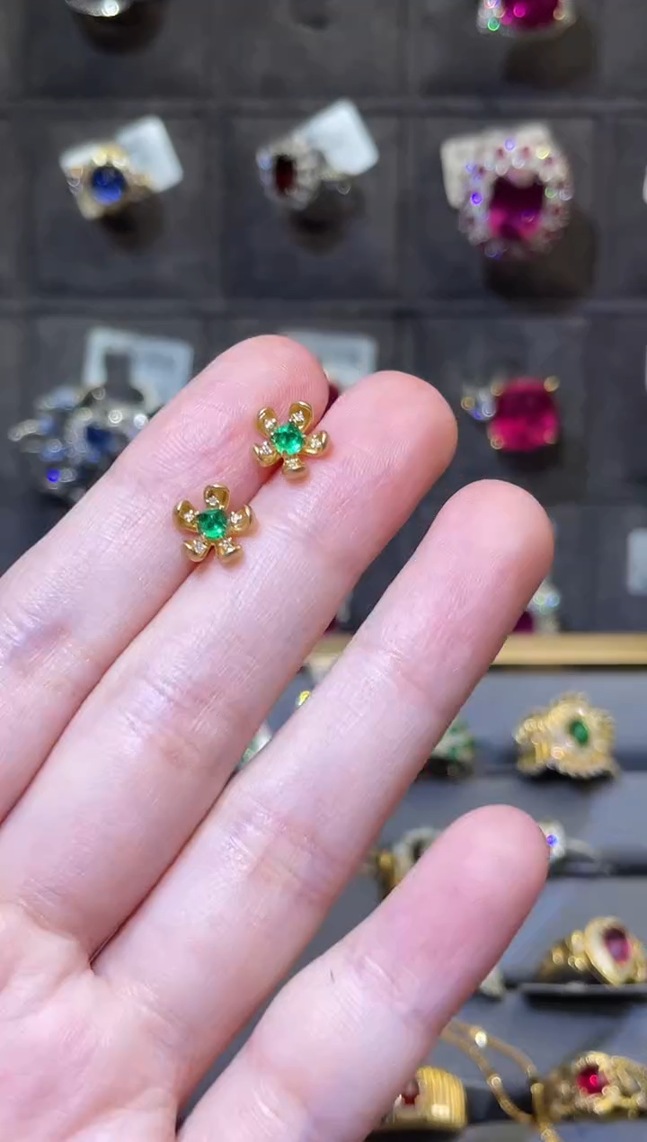 【闪购商品】祖母绿耳钉18K金镶嵌0.46ct