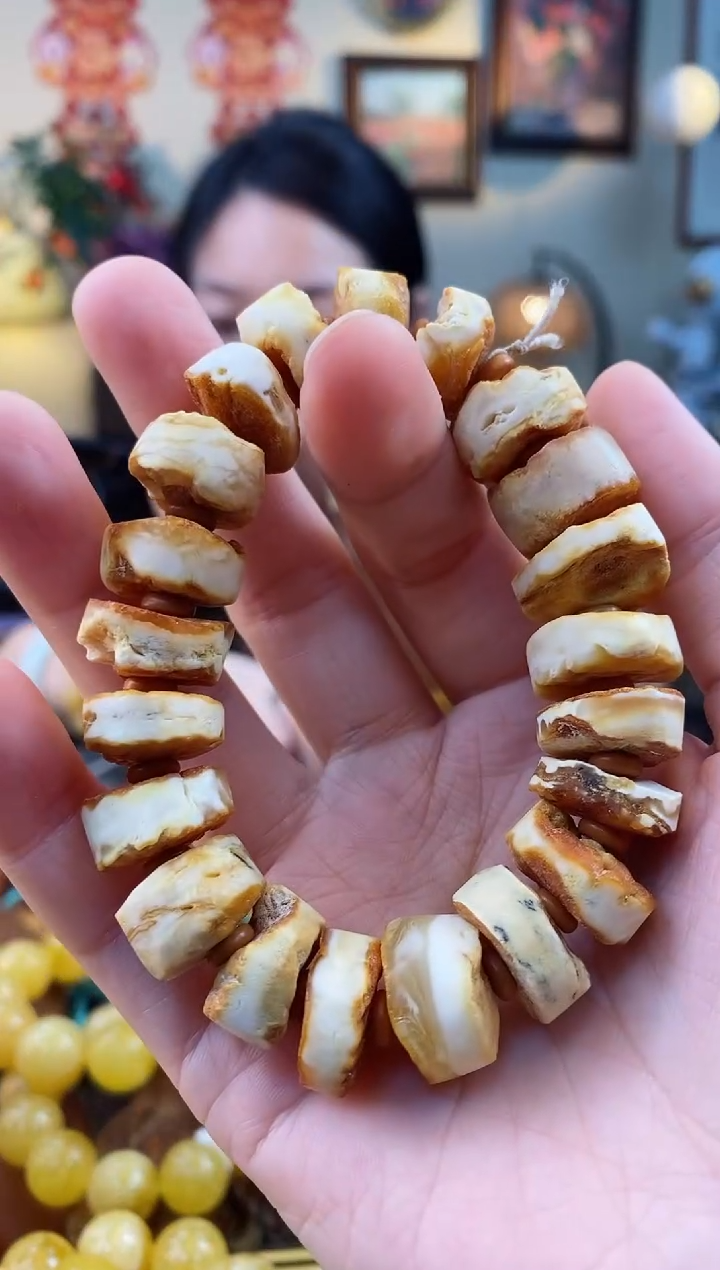 【闪购商品】琥珀手串未镶嵌手串