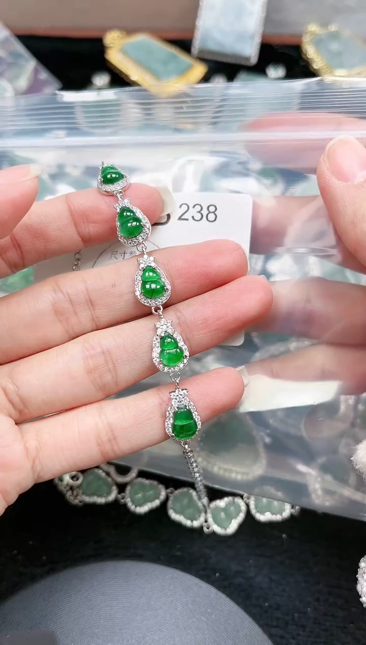 【闪购商品】翡翠颈饰未镶嵌赠皮绳238