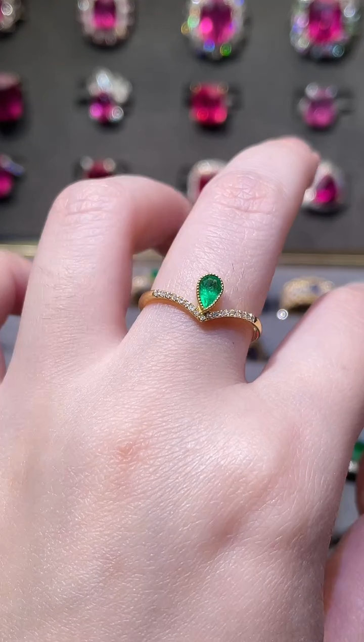 祖母绿戒指18K金镶嵌0.2ct