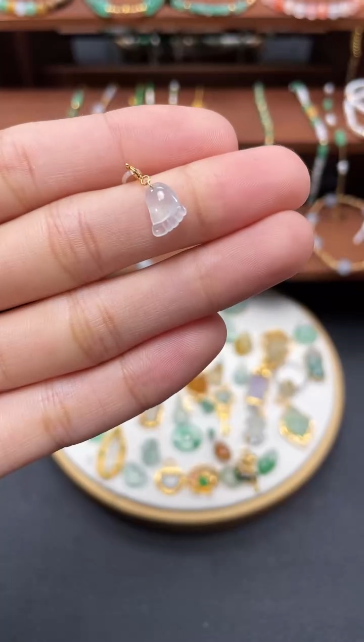 【闪购商品】翡翠吊坠(不含链)18K金镶嵌一个  JK523