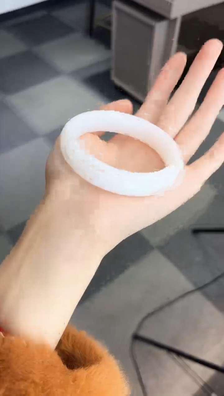 【闪购商品】和田玉未镶嵌手镯多样性发其一