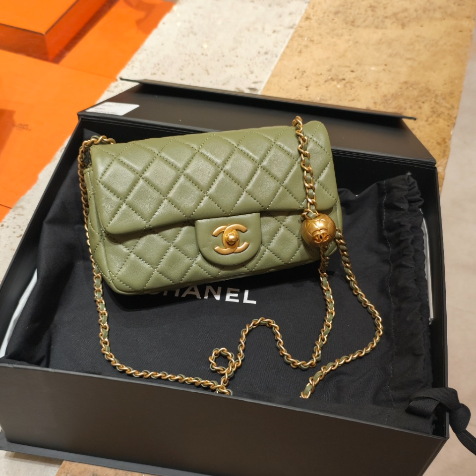95新 Chanel/香奈儿 牛油果 金球 大mini cf 羊 芯片/121724