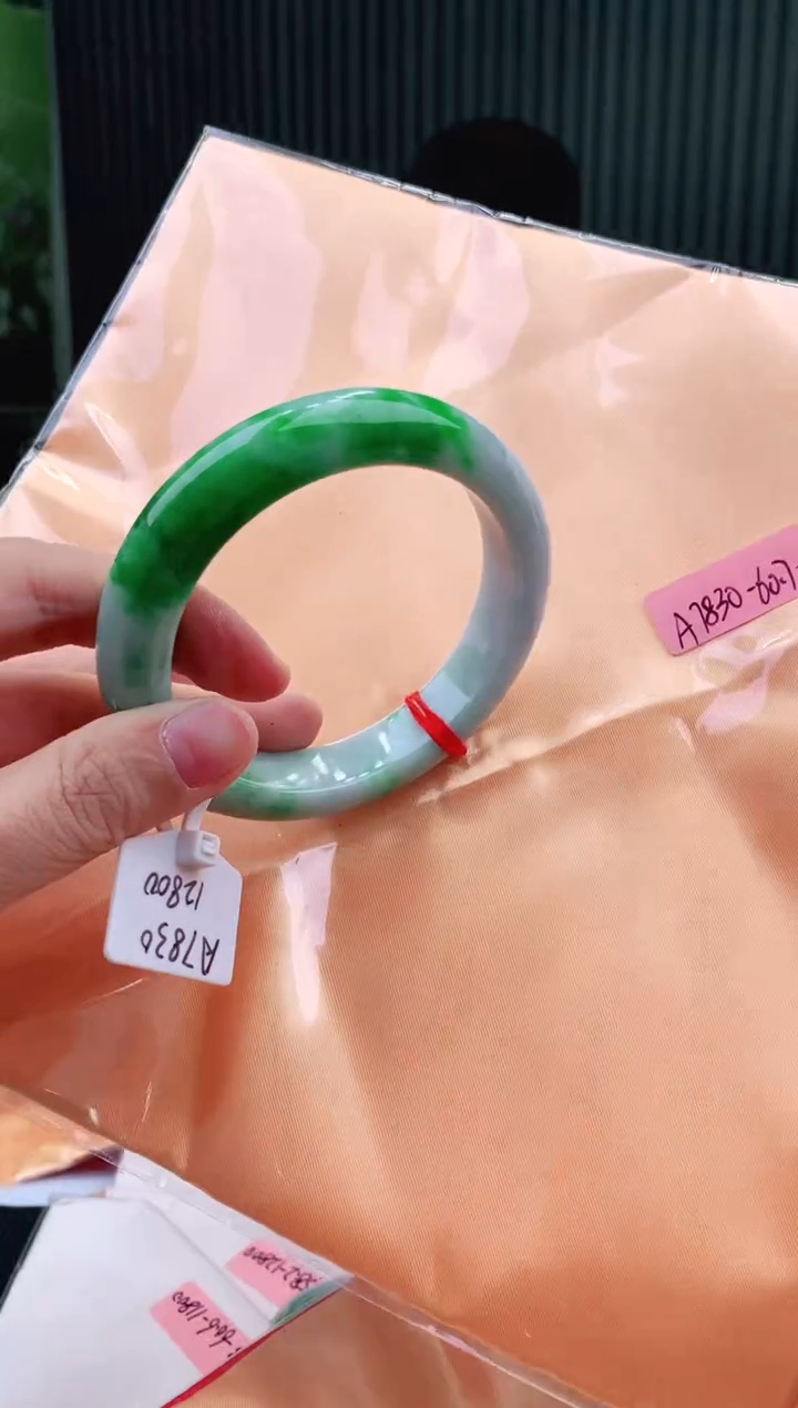 未镶嵌手镯翡翠60+