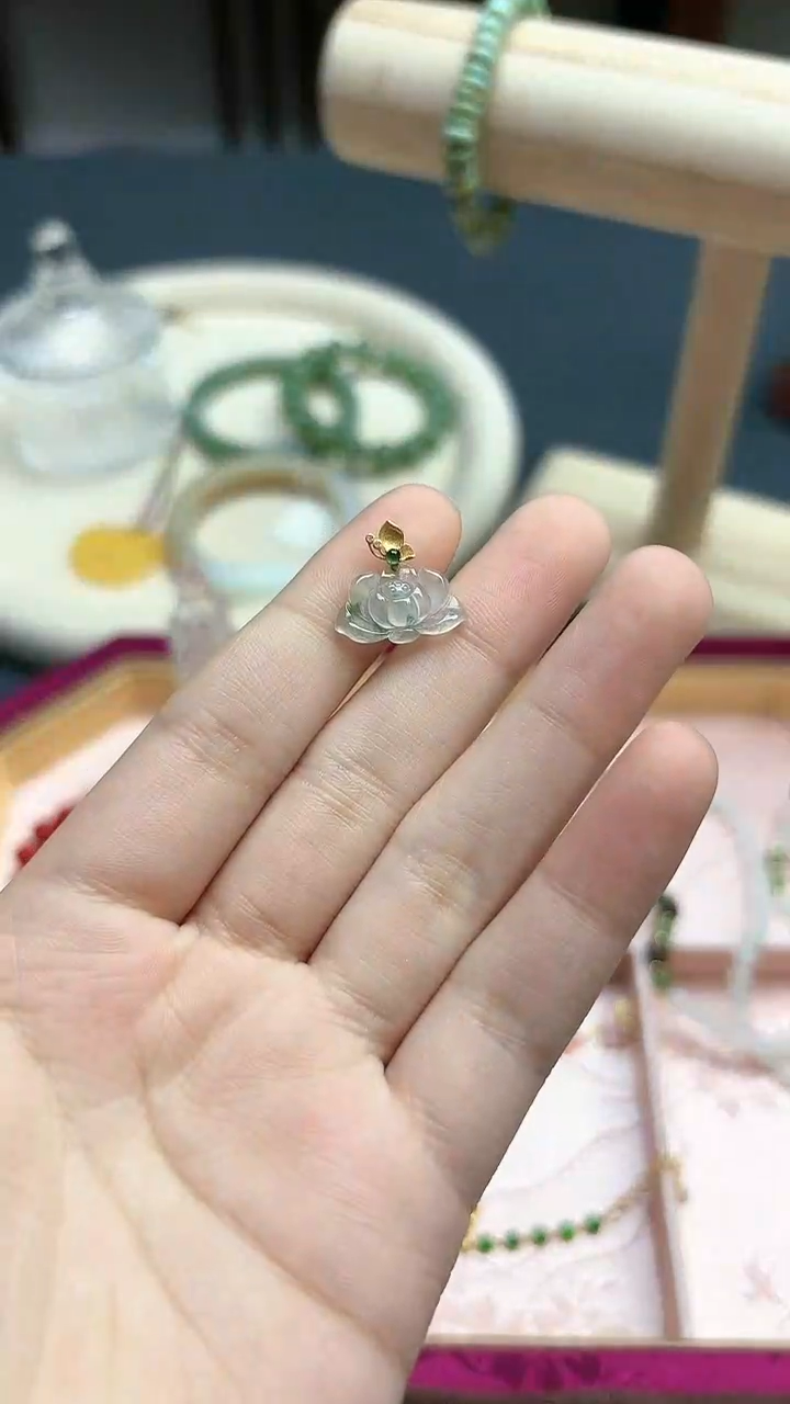【闪购商品】翡翠颈饰18K金镶嵌18k金翡翠莲花配饰*1 YD赠链
