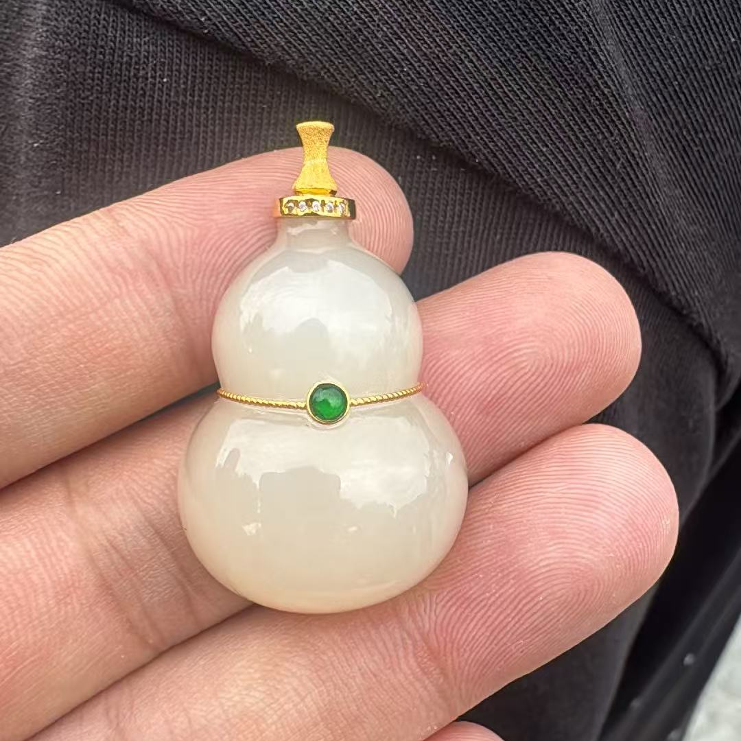 和田玉18k金镶嵌葫芦吊坠 7.9小王子