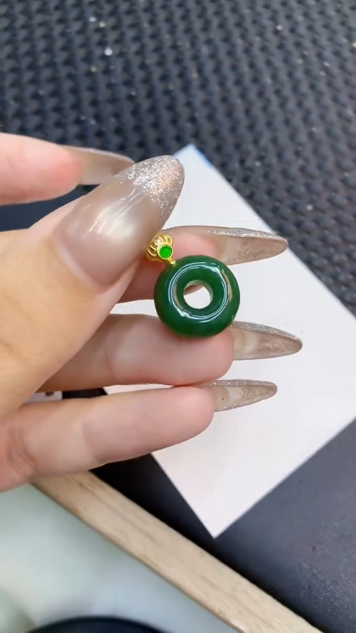 颈饰未镶嵌翡翠1