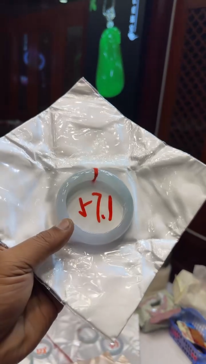 未镶嵌手镯翡翠手镯