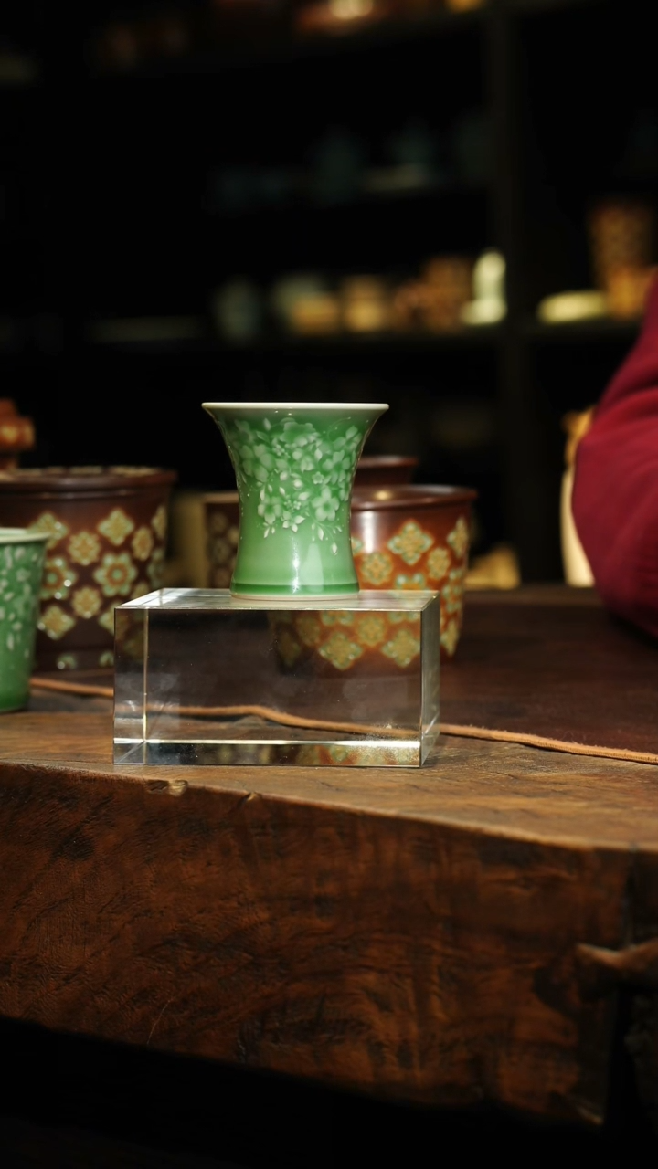 【闪购商品】瓷片李斌 梅子青 繁花束腰杯