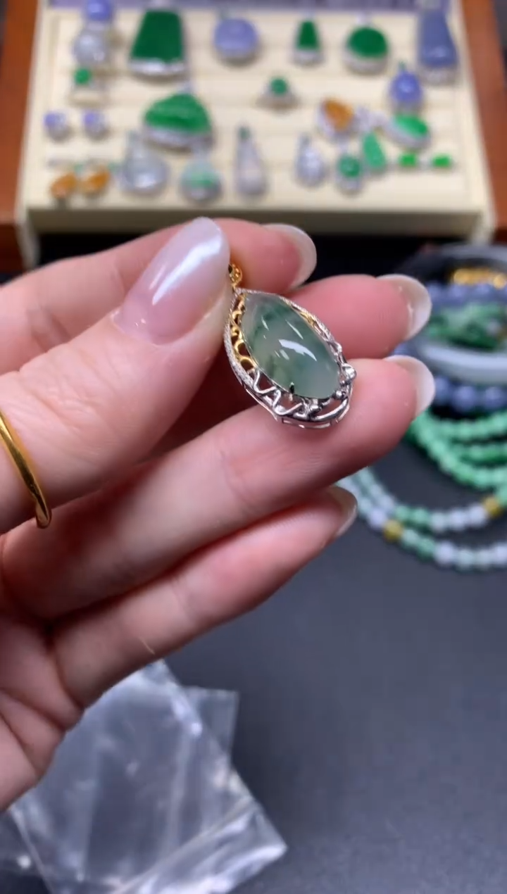 【闪购商品】翡翠吊坠(不含链)18K金镶嵌吊坠|1500+150