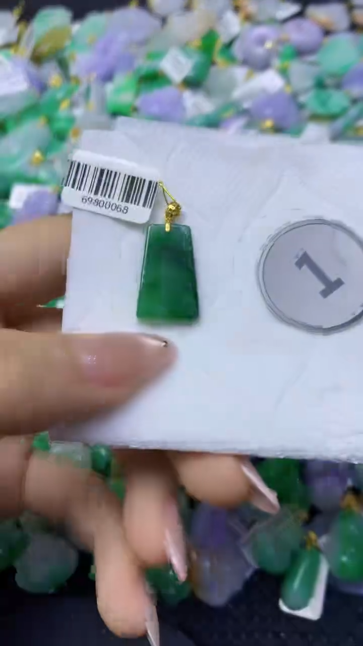 颈饰未镶嵌翡翠天然缅甸翡翠A货