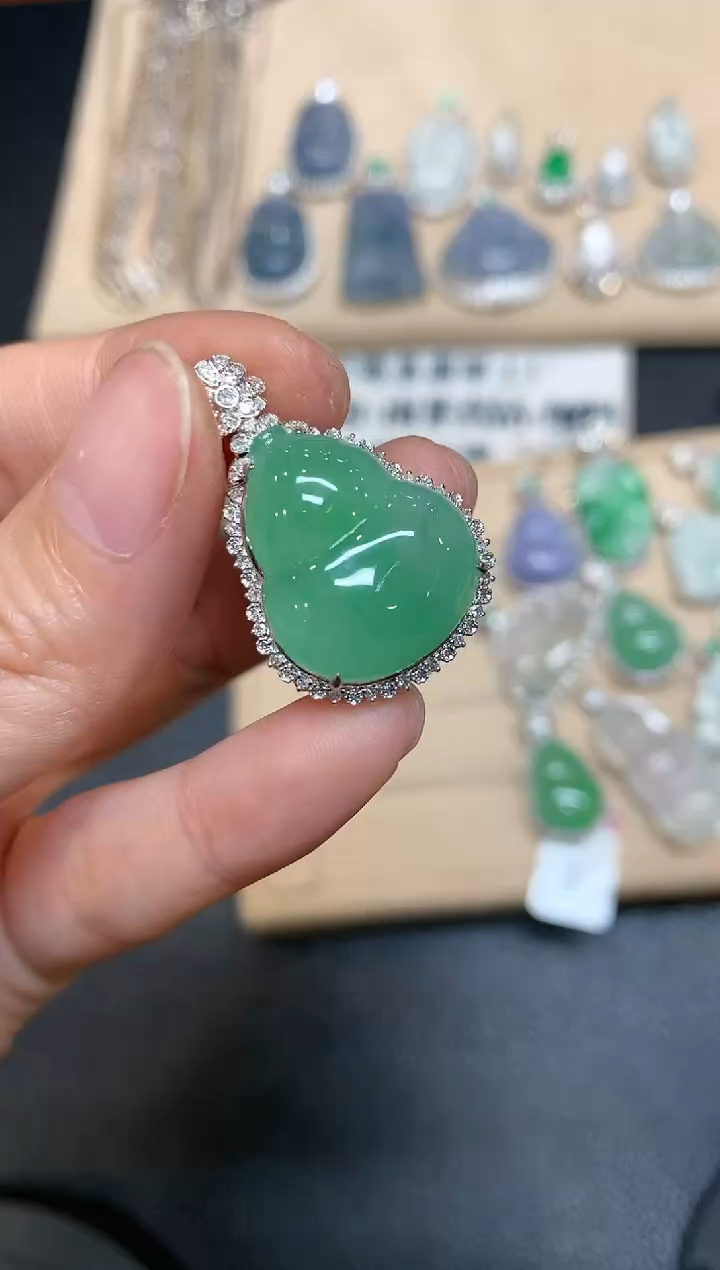 【闪购商品】翡翠吊坠(不含链)18K金镶嵌【无服务费