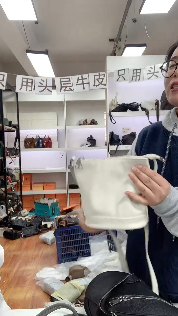头层牛皮清货真皮  新水桶白