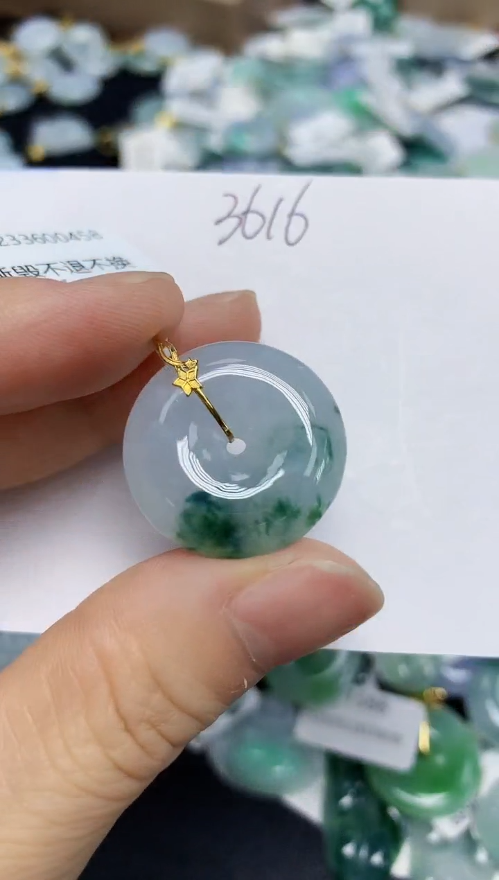 翡翠18K金镶嵌颈饰天然缅甸翡翠A货