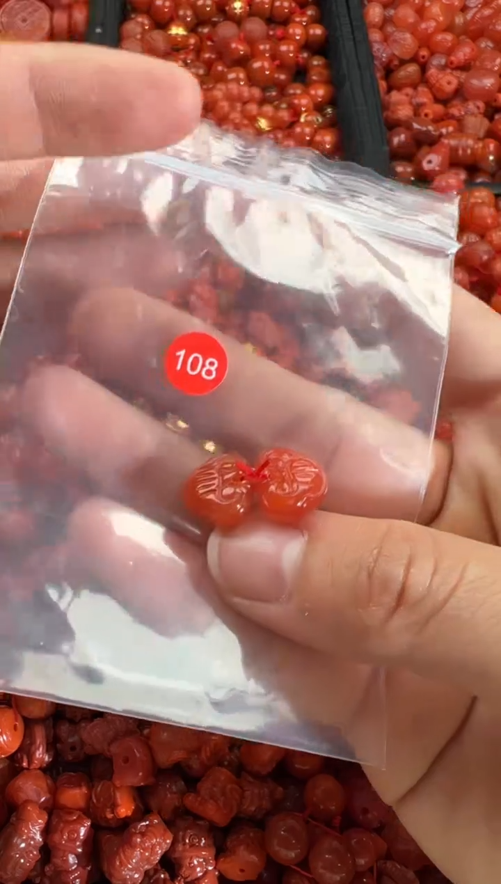 【闪购商品】南红玛瑙颈饰未镶嵌1