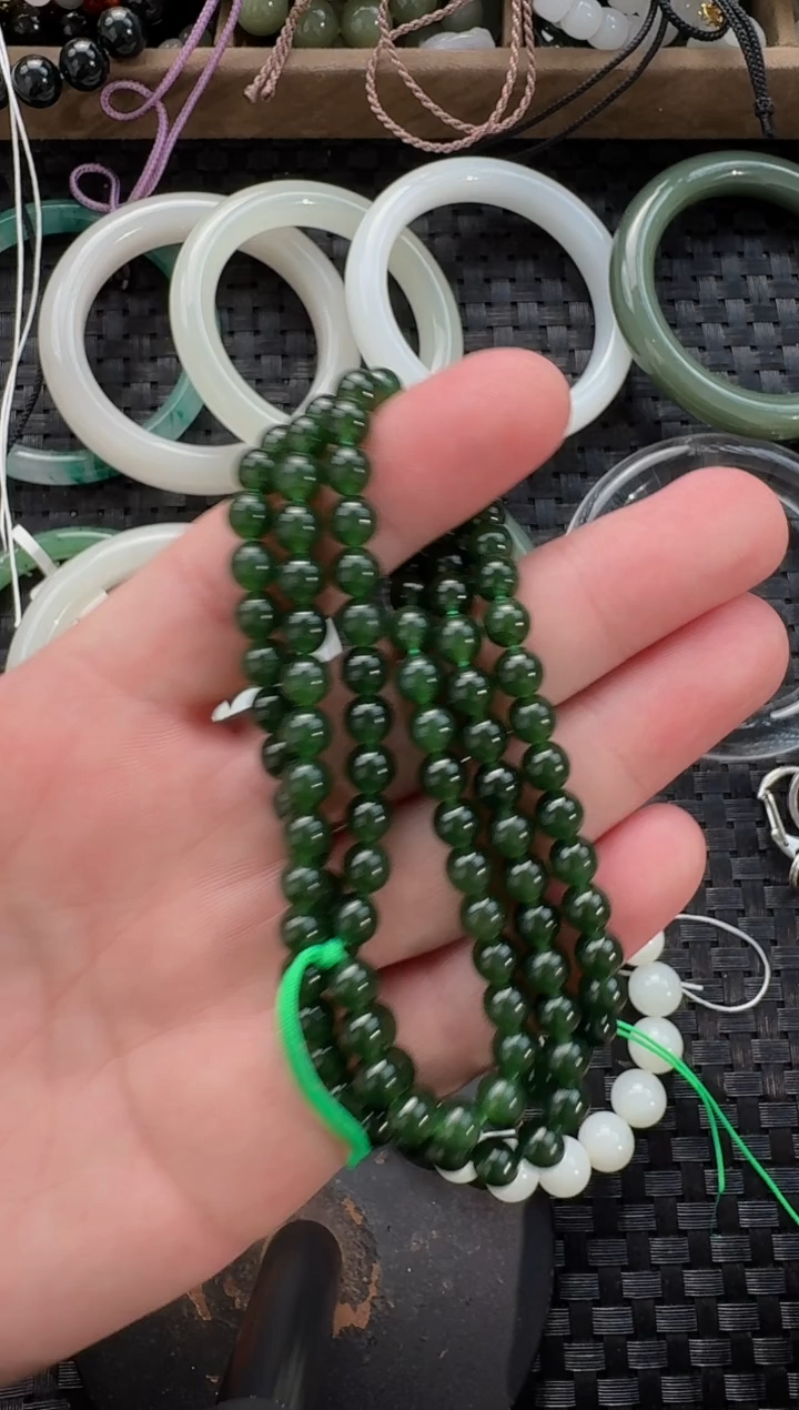 颈饰未镶嵌和田玉6mm108碧玉长链（带扣头)