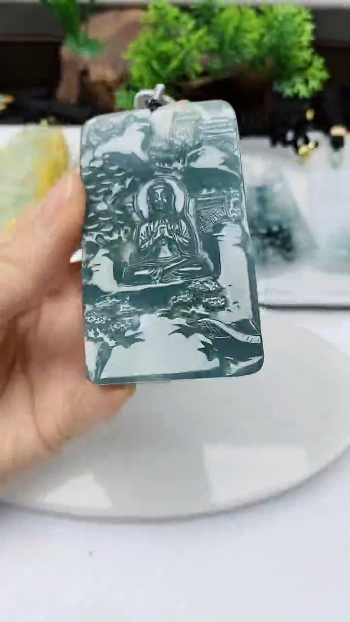 【闪购商品】翡翠颈饰未镶嵌          