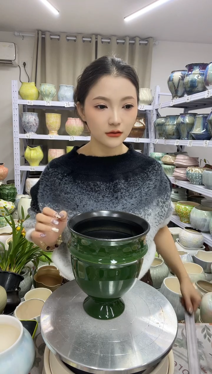 【花盆链接】  高 ：20 口：15