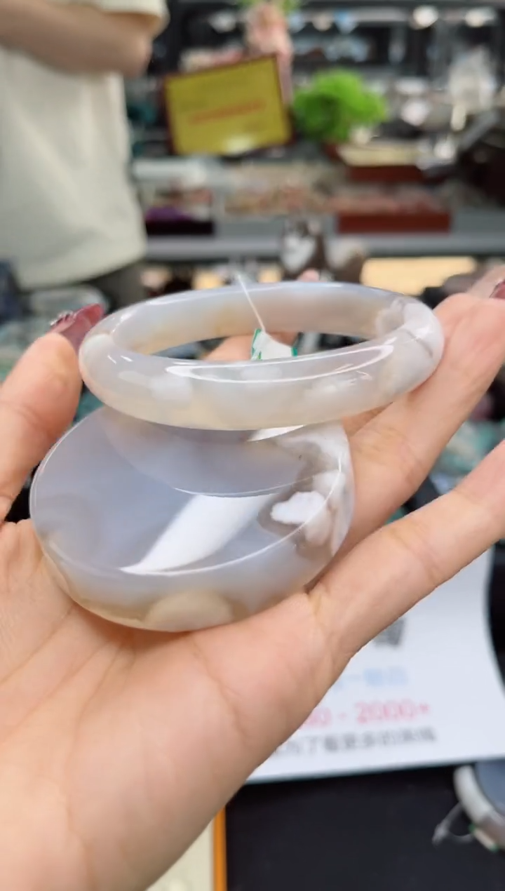 【闪购商品】石英质玉手镯未镶嵌61圈口（赠品镯心）16666717