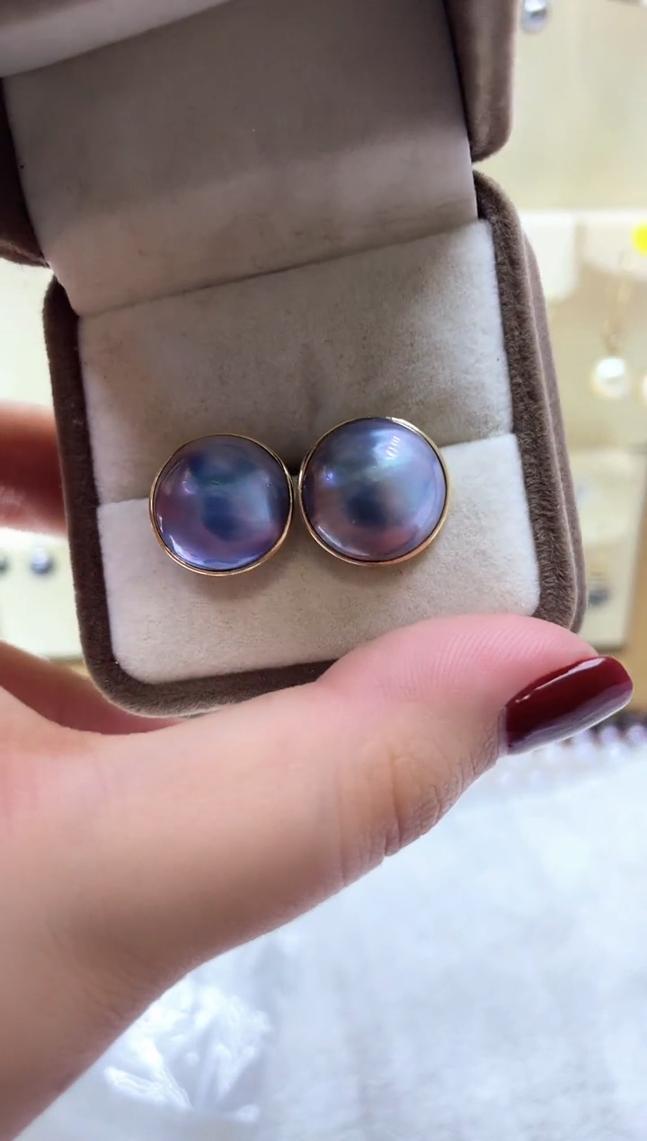 【闪购商品】拼合珍珠（马贝珠）耳饰18K金镶嵌耳钉