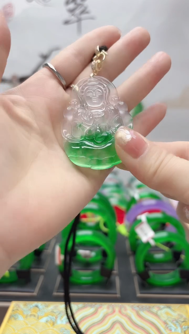 高货冰种飘绿观音