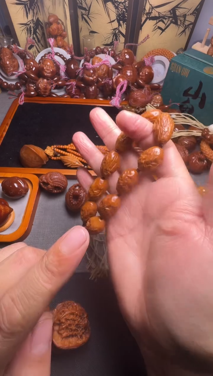 手串橄榄核大枣一串