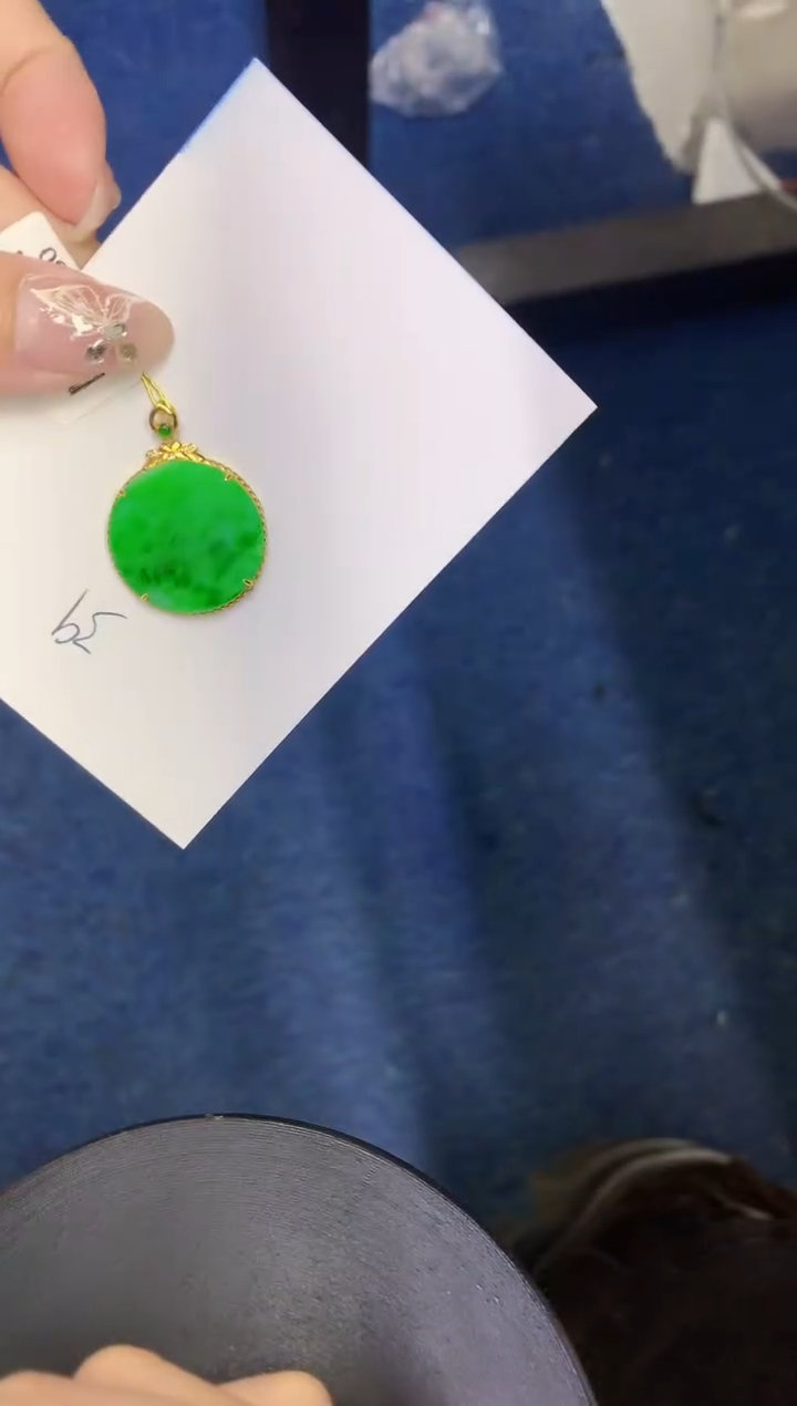 【闪购商品】翡翠颈饰18K金镶嵌0000000000