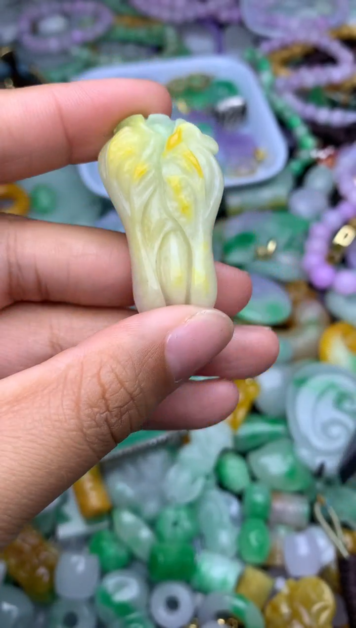 颈饰未镶嵌翡翠天然缅甸翡翠吊坠