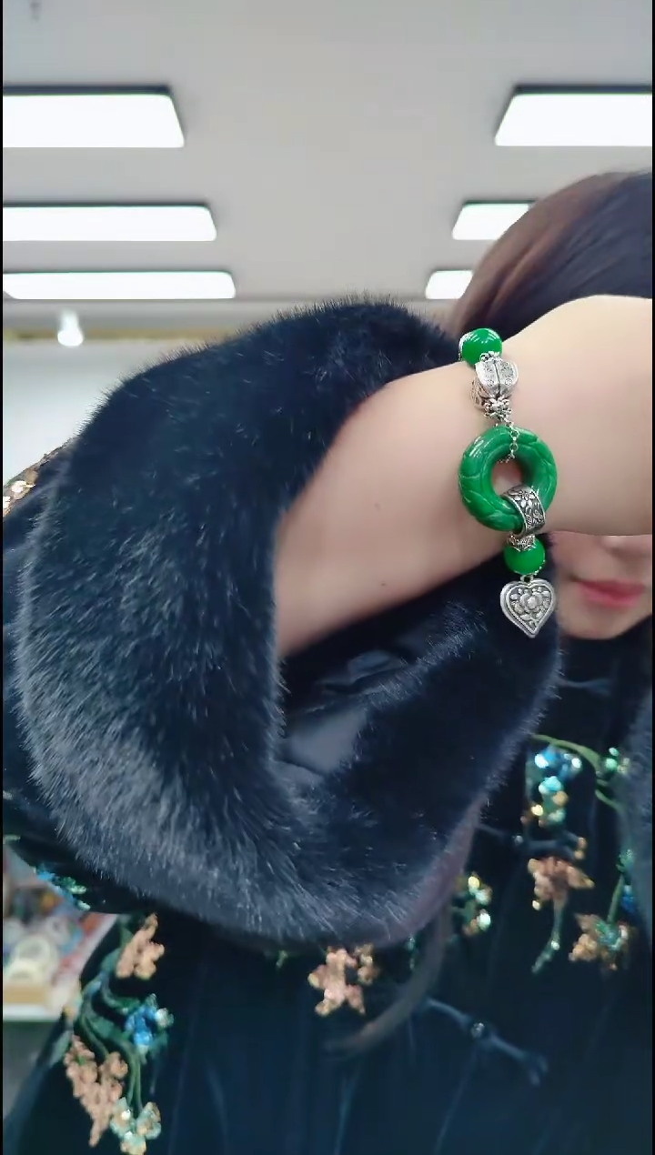 【闪购商品】树脂制品0305 绿色手串  