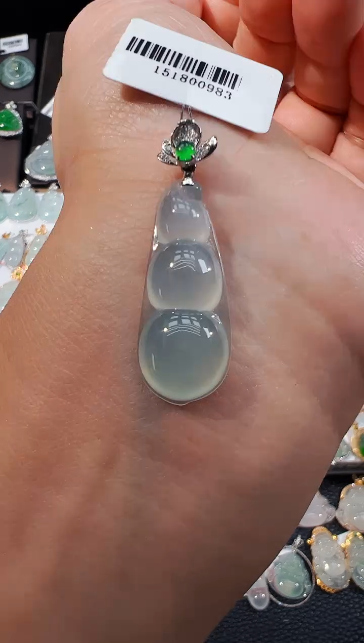 吊坠(不含链)18K金镶嵌翡翠福豆吊坠