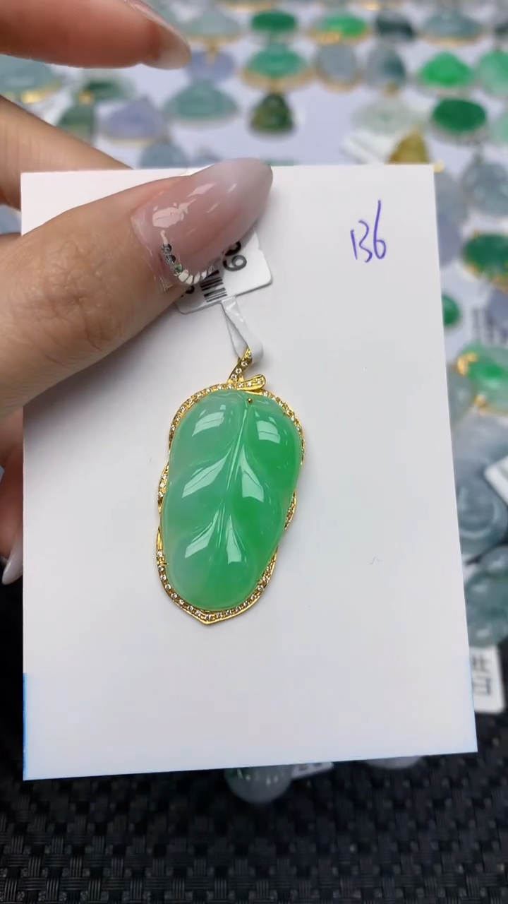 【闪购商品】翡翠颈饰18K金镶嵌天然翡翠A货