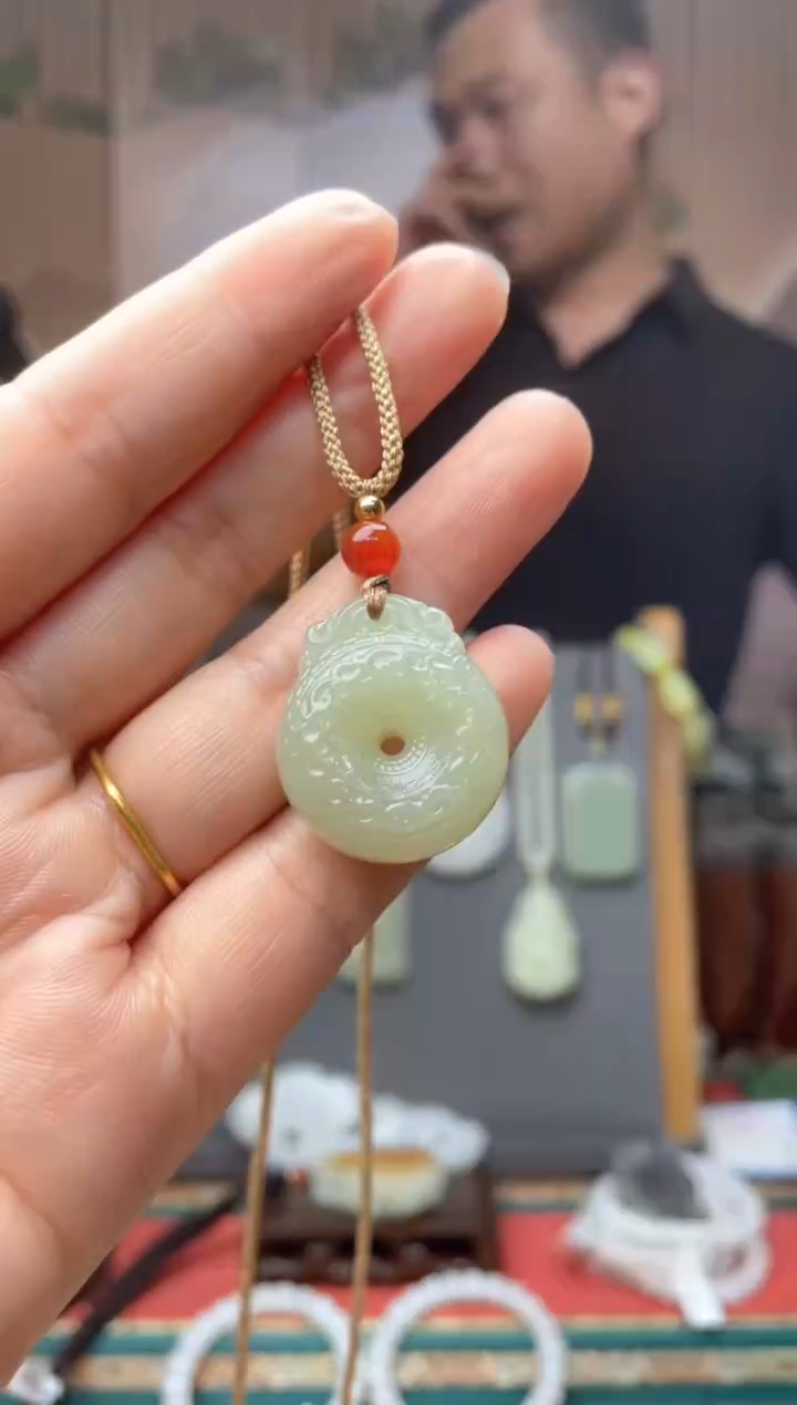 和田玉未镶嵌颈饰拍一发一