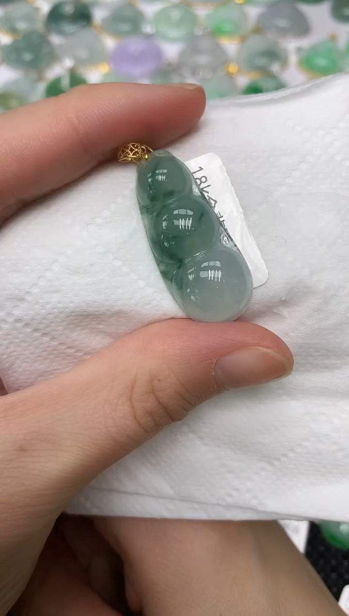 颈饰18K金镶嵌翡翠111111111111
