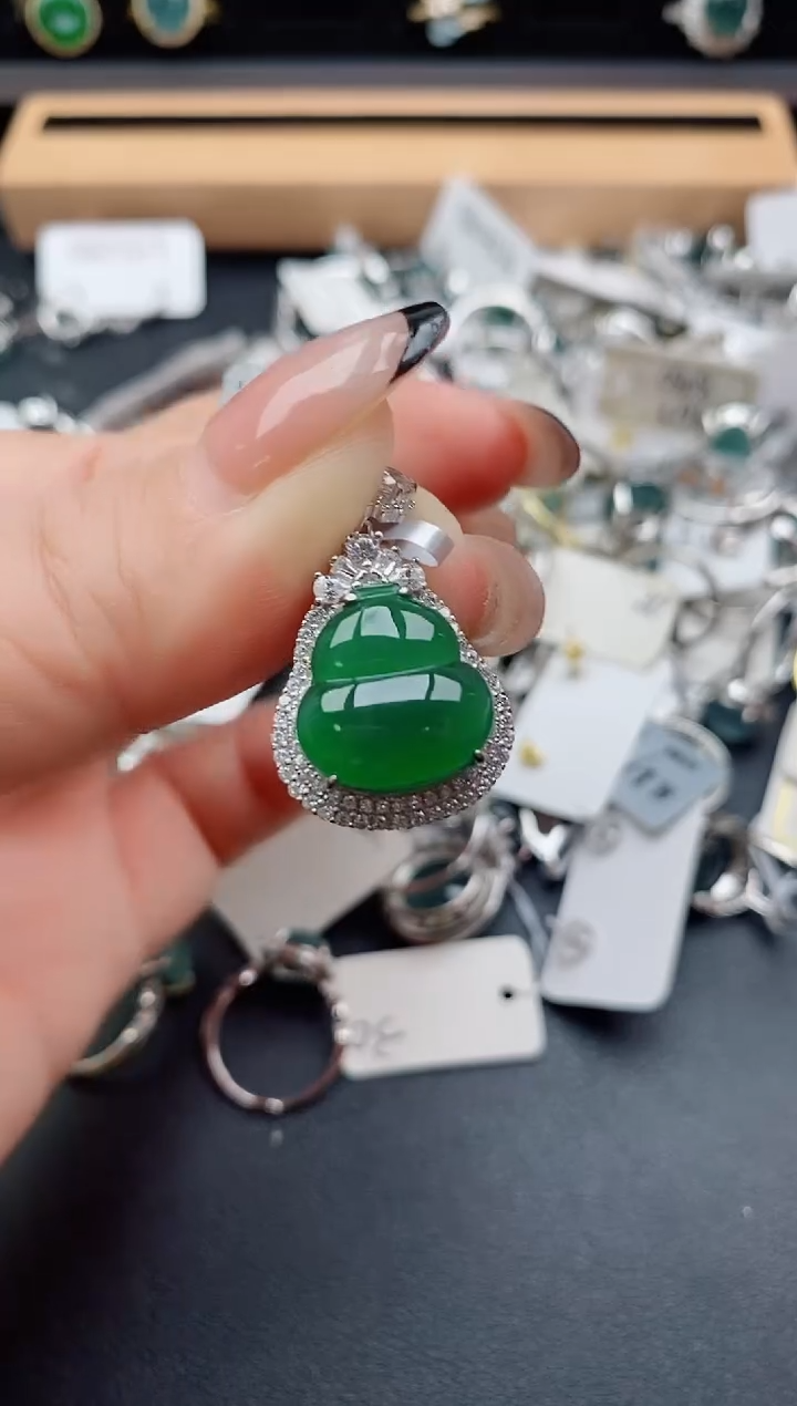 吊坠(赠链)银S925镶嵌翡翠1