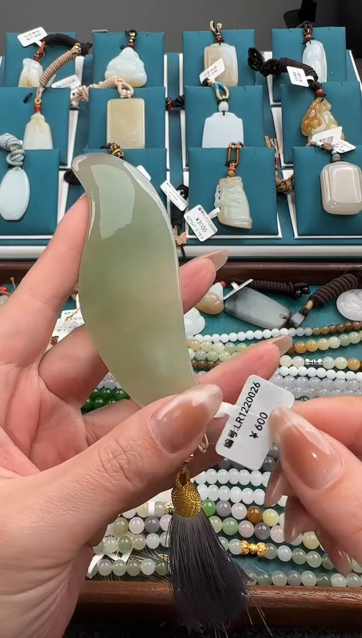 颈饰未镶嵌和田玉LR