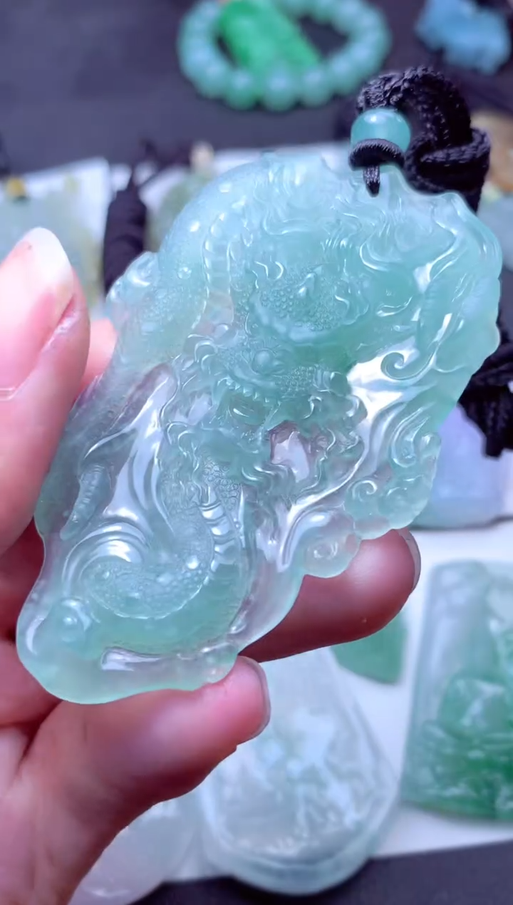 颈饰未镶嵌翡翠天然A货翡翠