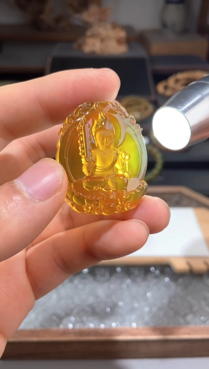 未镶嵌颈饰琥珀宝宝佛不动明王