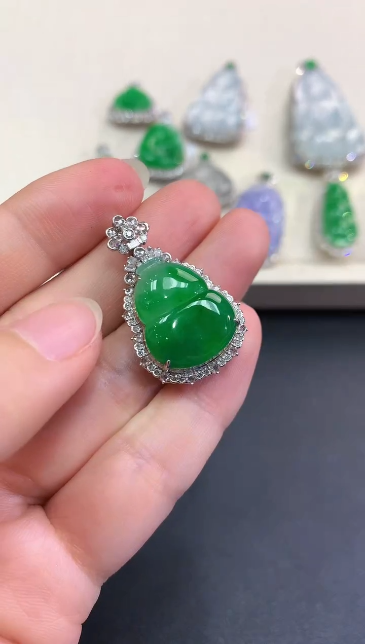 【闪购商品】翡翠颈饰18K金镶嵌D75   