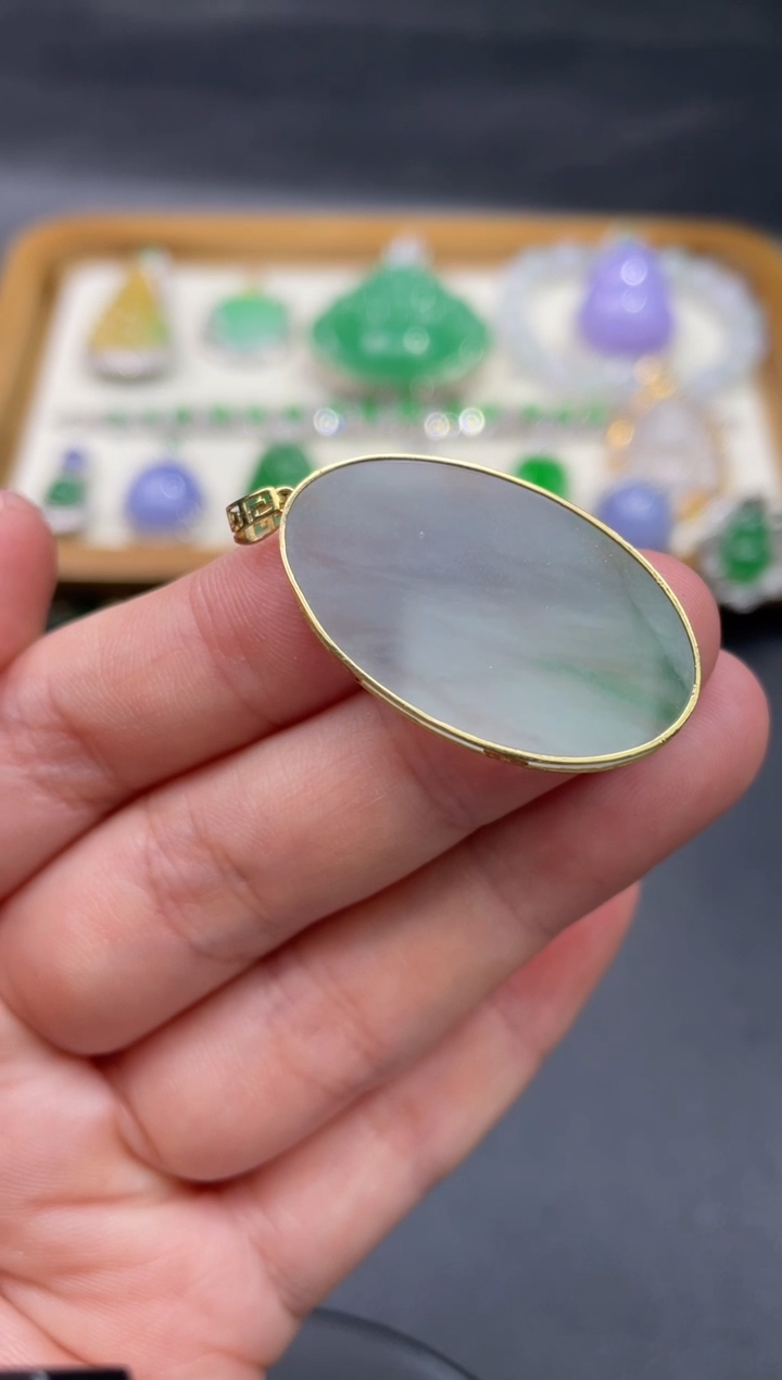 【闪购商品】翡翠颈饰18K金镶嵌71.........